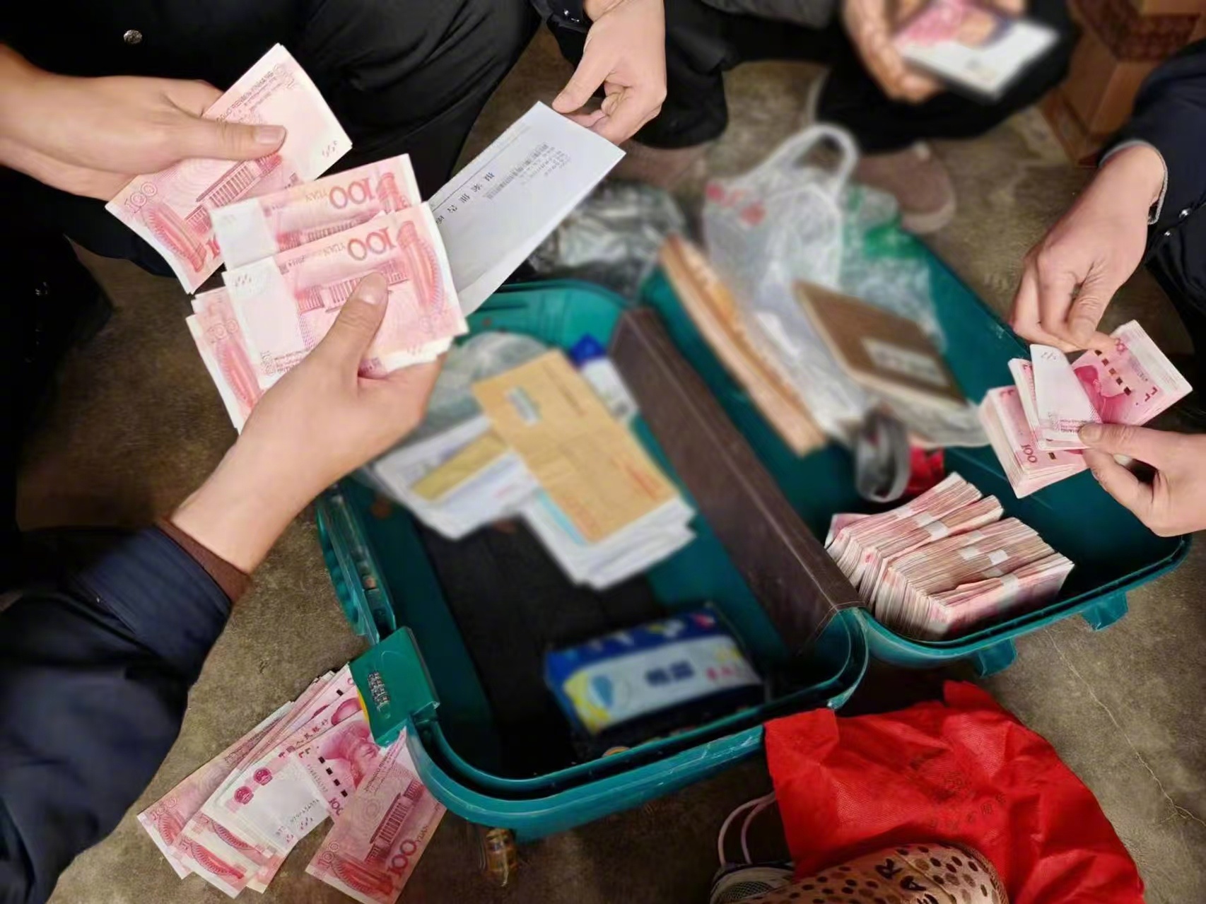 最新带现金几十万能过安检方法分析(最方便真实的昆明携带现金过安检有具体规定吗方法)